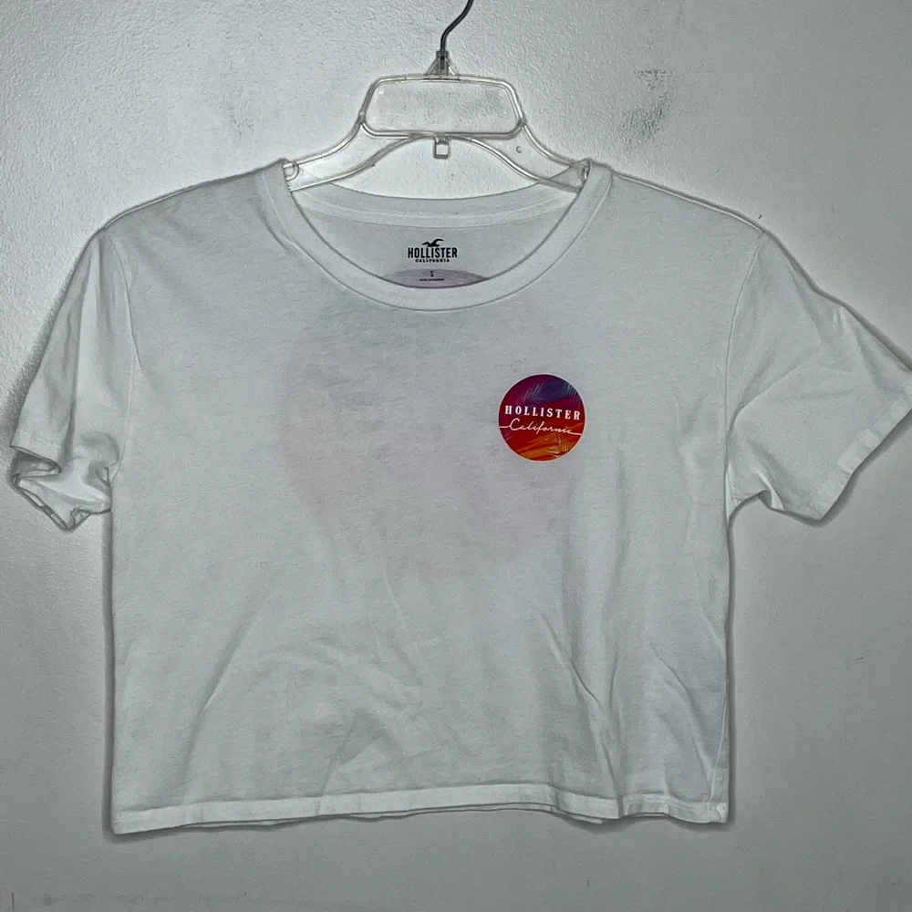 HOLLISTER Cropped Graphic Tee - Picture 1 of 5